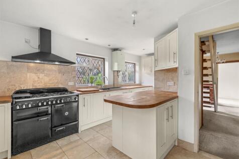 Merano, School Close, Cryers Hill HP15 6JX-7.jpg