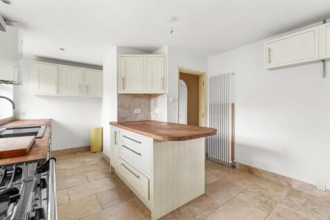 Merano, School Close, Cryers Hill HP15 6JX-8.jpg