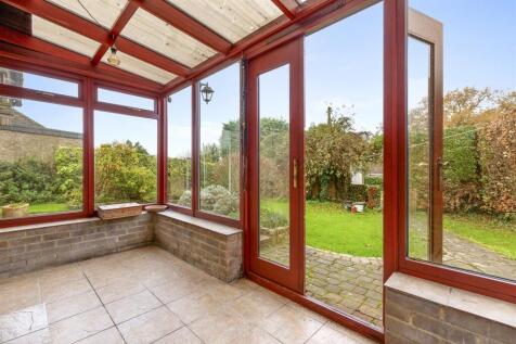 Merano, School Close, Cryers Hill HP15 6JX-9.jpg