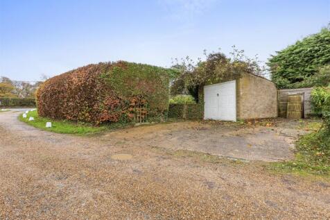 Merano, School Close, Cryers Hill HP15 6JX-12.jpg