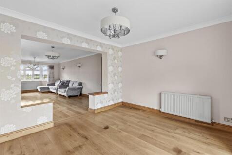 81 Sheepcote Dell Rd, HP15 6TL-19.jpg