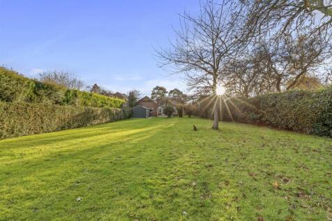 81 Sheepcote Dell Rd, HP15 6TL-24.jpg