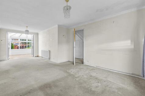 32 Campbells Ride, HP15 6TQ-6.jpg