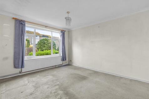 32 Campbells Ride, HP15 6TQ-5.jpg