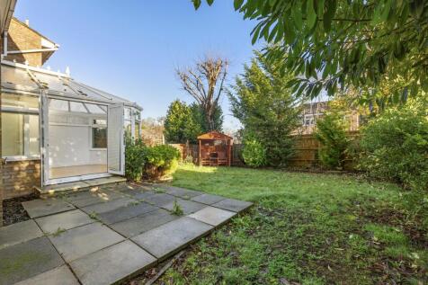 32 Campbells Ride, HP15 6TQ-12.jpg