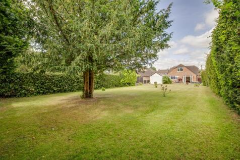 16 Wycombe Road, HP15 6RY-13.jpg