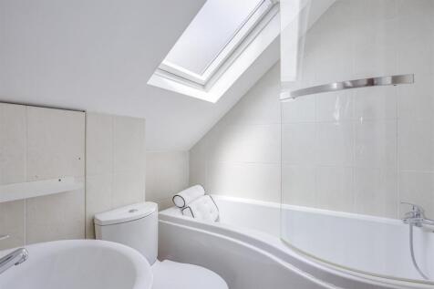 16 Wycombe Road, HP15 6RY-5.jpg