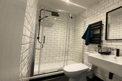 Apt 1 en-suite crop