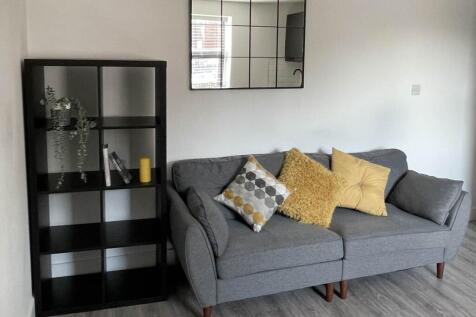 Apt 5 Treasury Loung