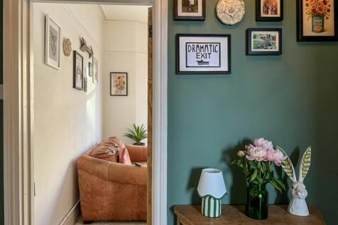 Hallway_ce29-fd35-fb57-60ce-20fc-a112-fe30-0c9a_20