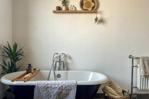 Bathroom-5_99d5-4534-4a07-82fa-5f01-4d3b-e7a4-3714