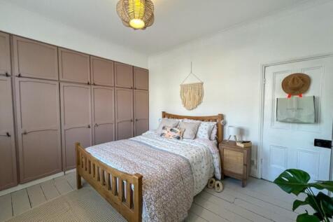 Main-Bedroom-4_8e92-33f7-d110-a483-ed99-e058-57ac-