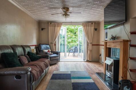Lodden Close-10