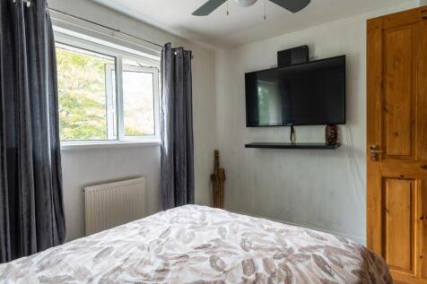 Lodden Close-27