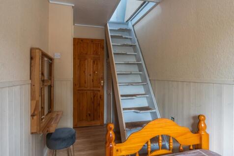 Lodden Close-32
