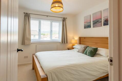 Marigold Close-23
