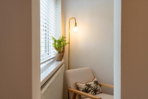 Marigold Close-7