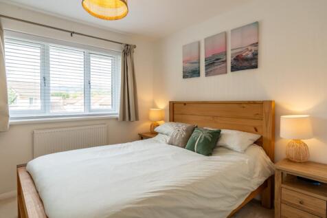 Marigold Close-22