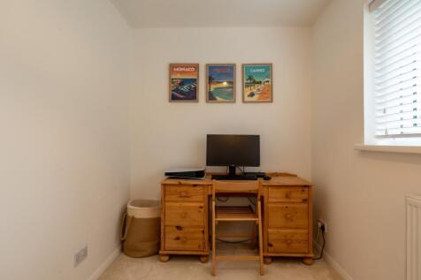 Marigold Close-29