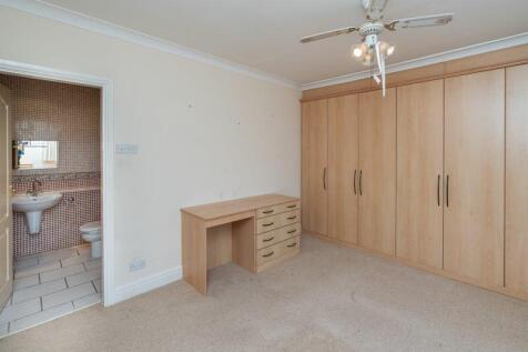 GROUND FLOOR BEDROOM 2