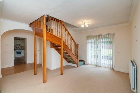 DINING/SITTING ROOM
