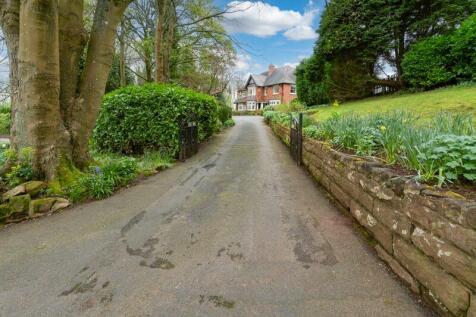 LONG DRIVEWAY