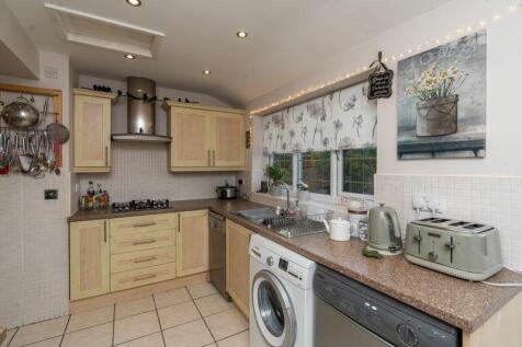 EXTENDED BREAKFAST KITCHEN