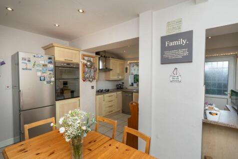 EXTENDED BREAKFAST KITCHEN