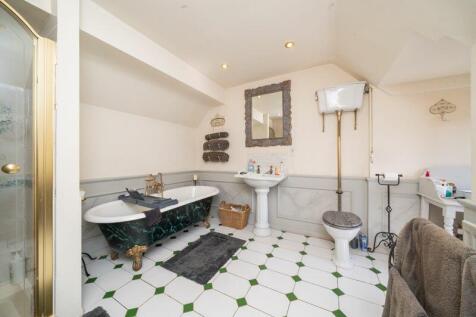 BEDROOM 1 EN-SUITE