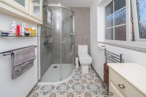 BEDROOM 1 EN-SUITE
