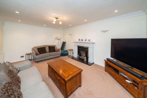EXTENDED LOUNGE