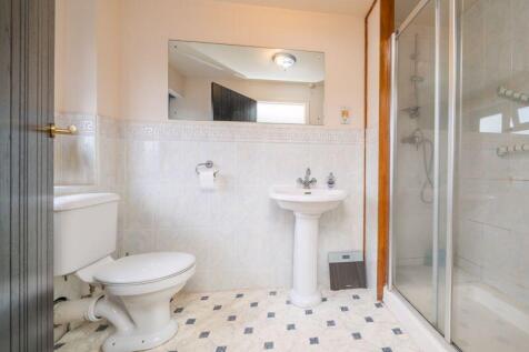 BEDROOM 1 EN-SUITE