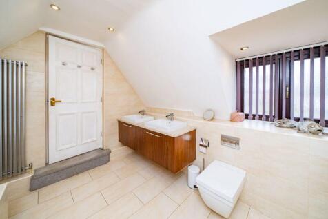 BEDROOM 1 EN-SUITE