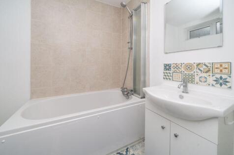 GROUND FLOOR BATHROOM