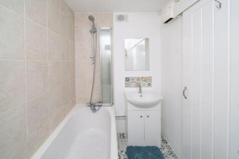 GROUND FLOOR BATHROOM