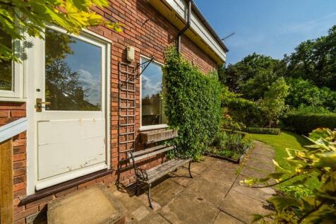 SIDE GARDEN
