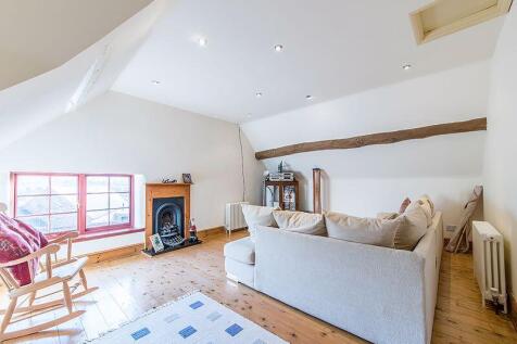 2ND FLOOR LOUNGE