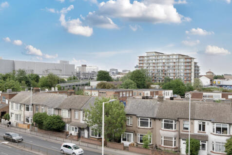 1295610-3-682f6a2...