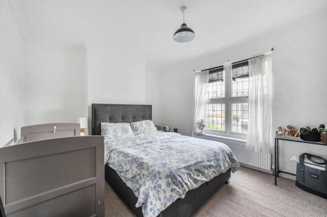 1364847-7-68f6c75...