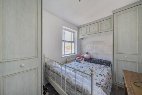 1358460-15-68dc2a...