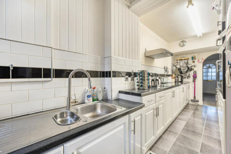 1374646-13-690a22...