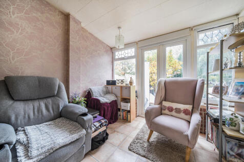 1374646-1-690a1f5...