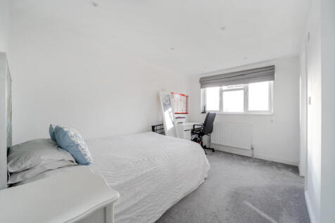 1376305-5-690b60a...