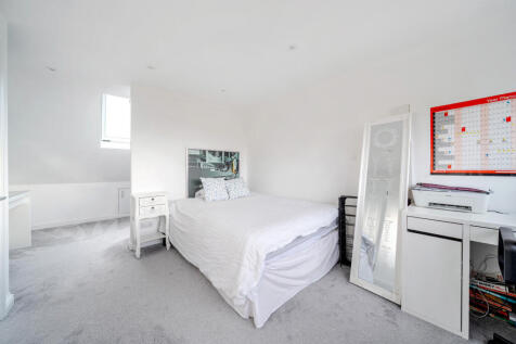 1376305-8-690b60c...