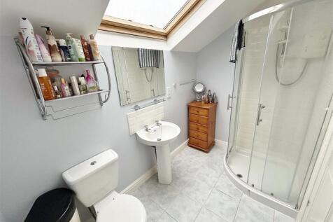Master Bedroom En-Suite