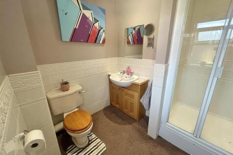 En-Suite Bathroom