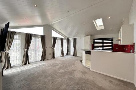 Open Plan Kitchen/Living/Dining Area