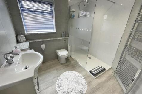Master En-Suite