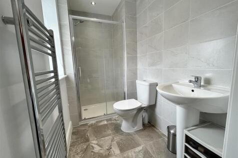 Bedroom Two En-Suite