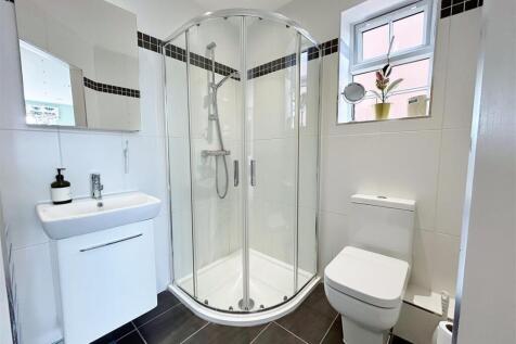 Bedroom Two En-Suite